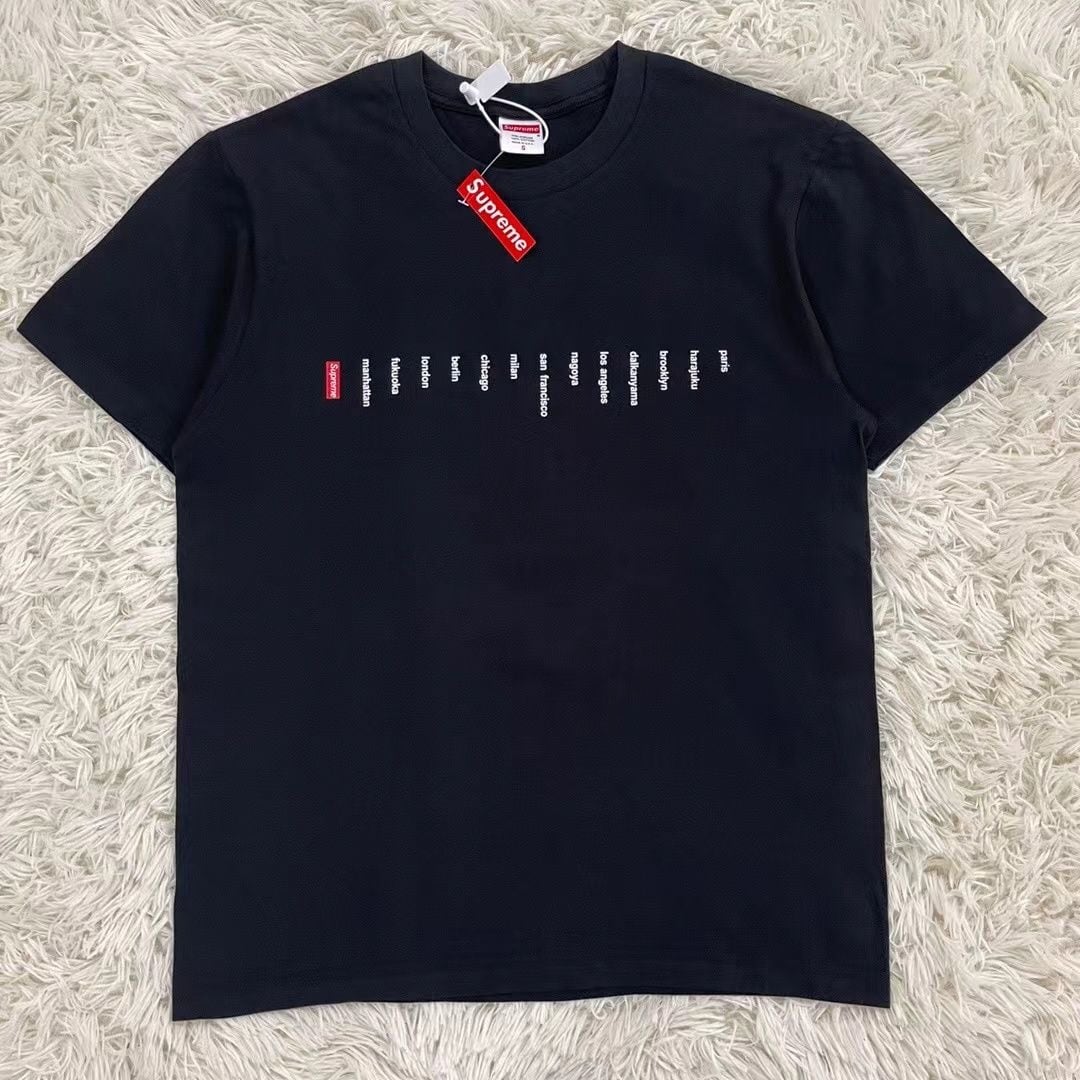 ★Supreme FW23★送関込★話題のバック ロゴ 半袖 Tシャツ ☆Supreme FW23☆送関込☆話題のバック ロゴ 半袖 Tシャツ