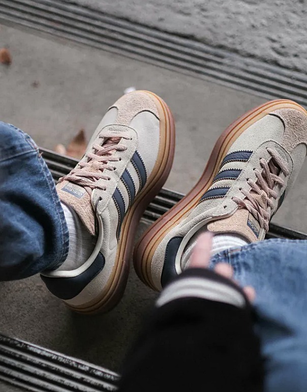 アディダス originals GAZELLE BOLD W 厚底スニーカー