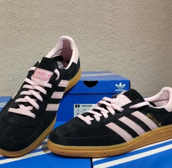 アディダス HANDBALL SPEZIAL BLACK PINK IE5897