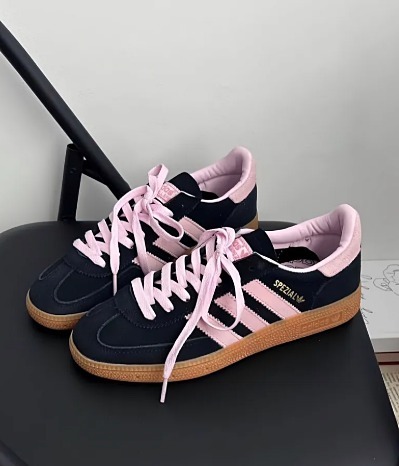 アディダスHANDBALL SPEZIAL IE5897