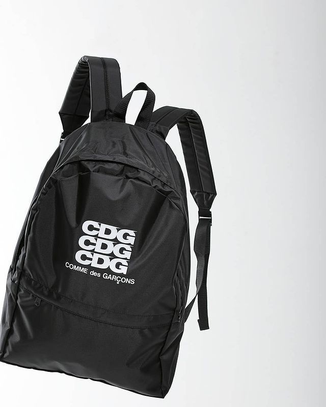コムデギャルソン CDG ロゴ バッグ リュック バックパック コム・デ・ギャルソン 高級リュック ブランドリュック メンズ おしゃれ お洒落 ストリート系 男性 コムデギャルソンリュック メンズリュックブランド